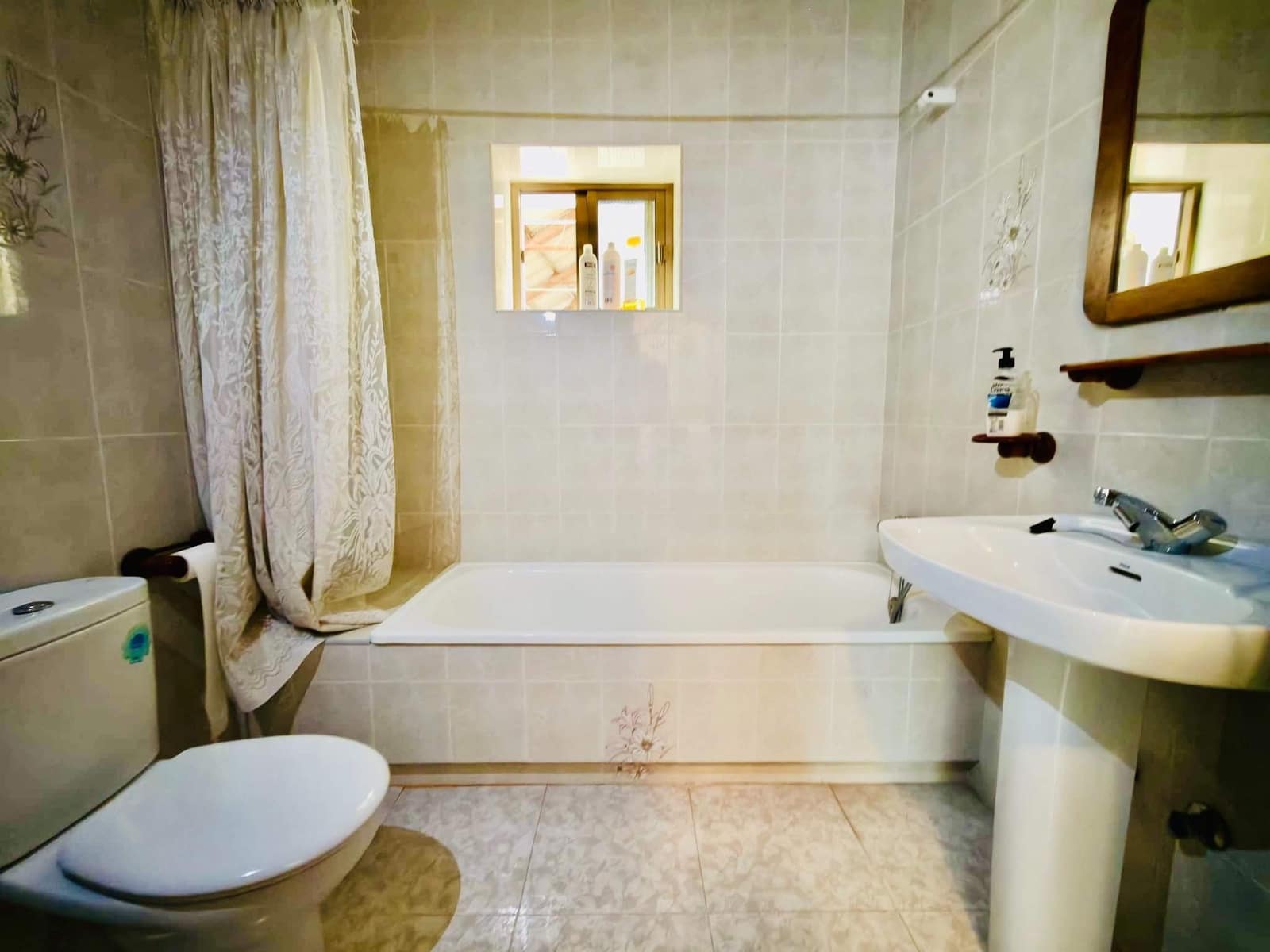9 soverom Hus til salgs i San Pablo de Buceite - € 200 000 (Ref: 9868623)