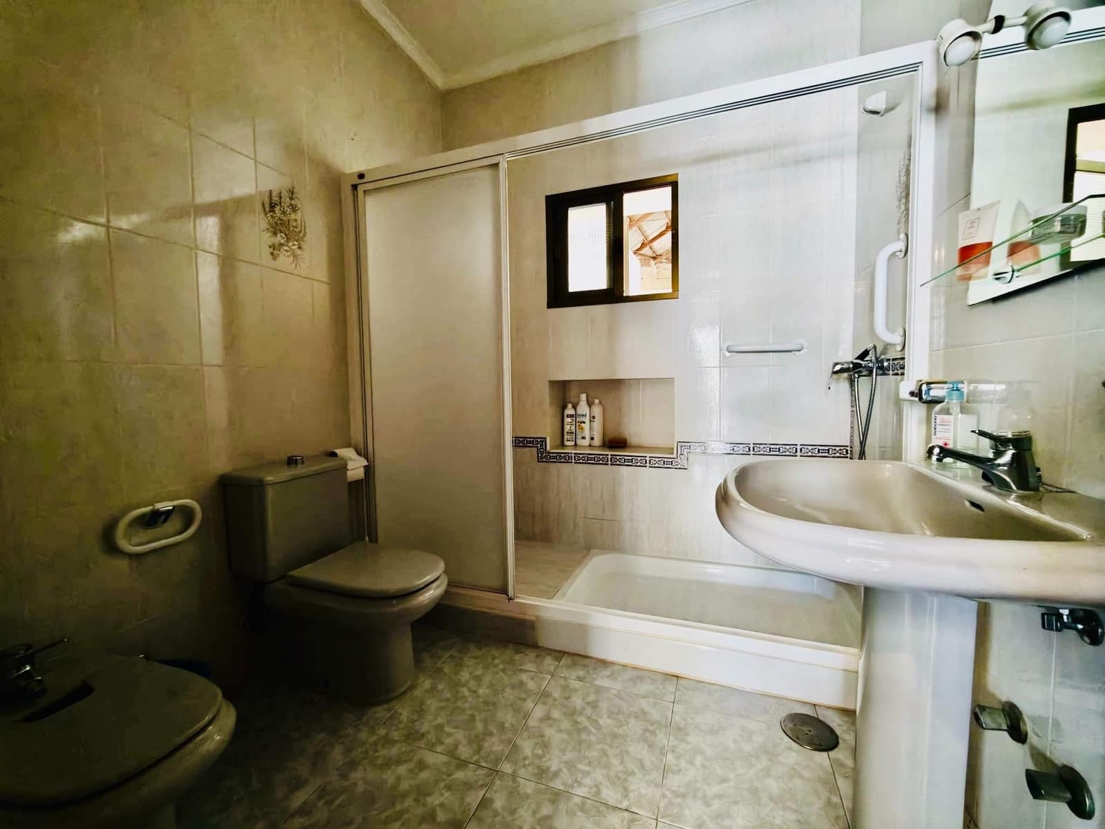 9 soverom Hus til salgs i San Pablo de Buceite - € 200 000 (Ref: 9868623)