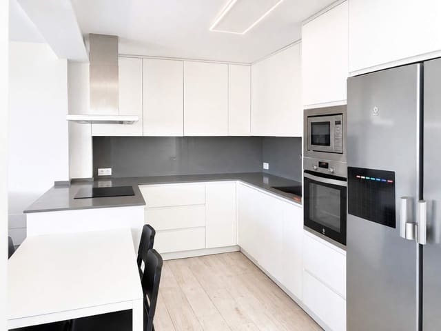 4 slaapkamer Penthouse te koop in La Línea de la Concepción - € 375.000 (Ref: 9876469)