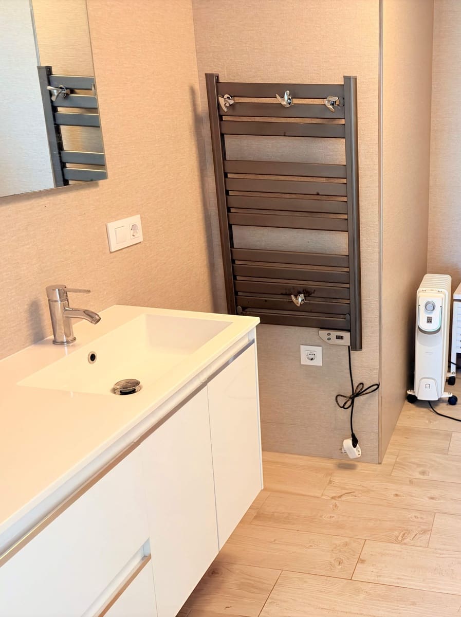 4 slaapkamer Penthouse te koop in La Linea de la Concepcion - € 375.000 (Ref: 9876469)