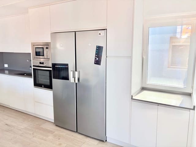 4 slaapkamer Penthouse te koop in La Línea de la Concepción - € 375.000 (Ref: 9876469)