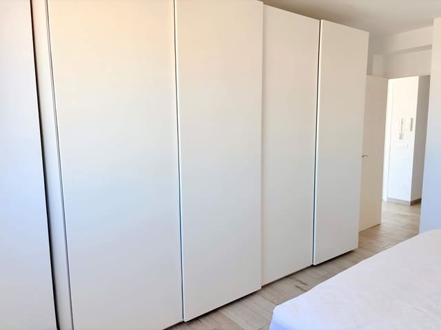 4 slaapkamer Penthouse te koop in La Línea de la Concepción - € 375.000 (Ref: 9876469)
