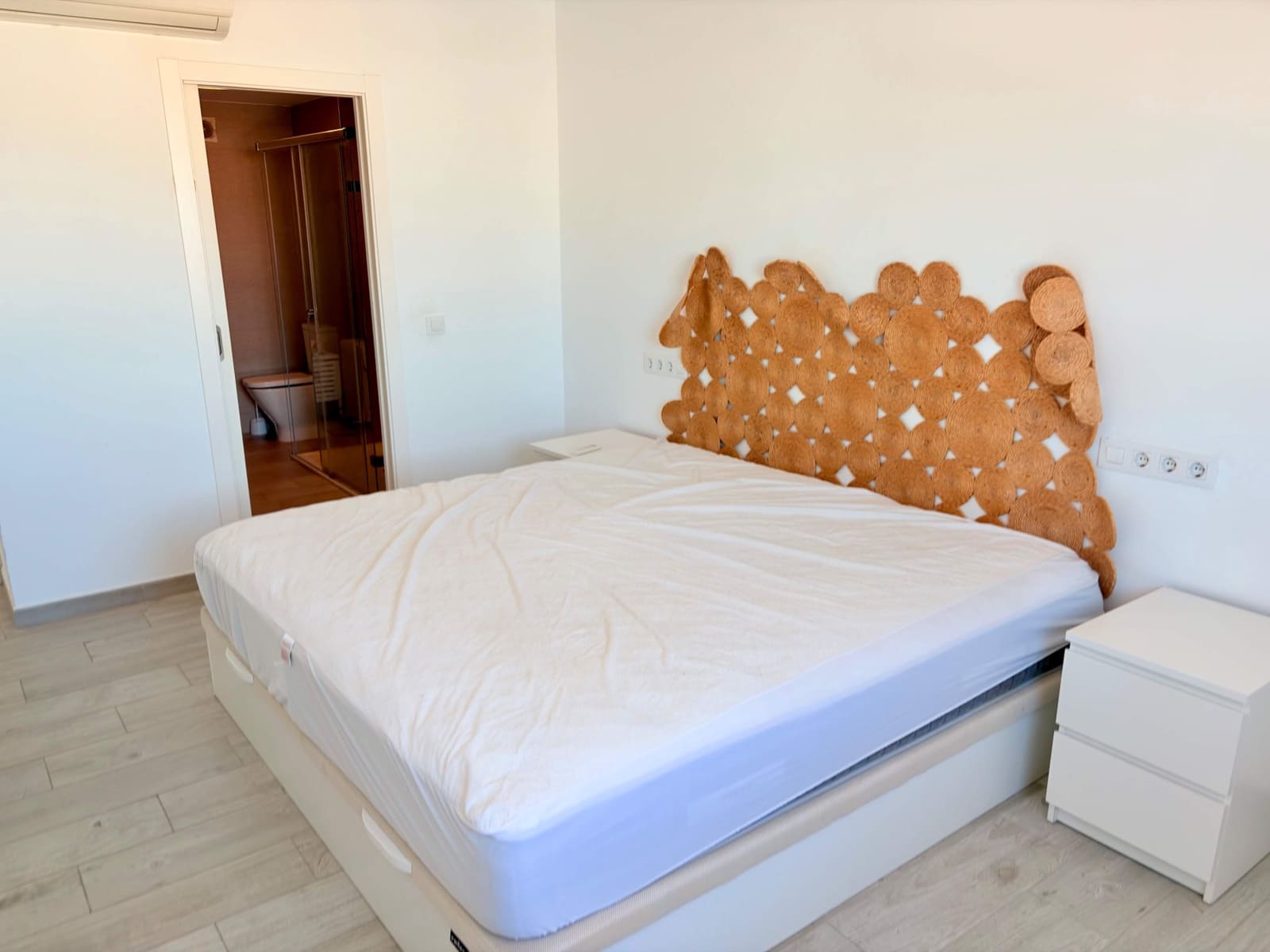 4 slaapkamer Penthouse te koop in La Linea de la Concepcion - € 375.000 (Ref: 9876469)