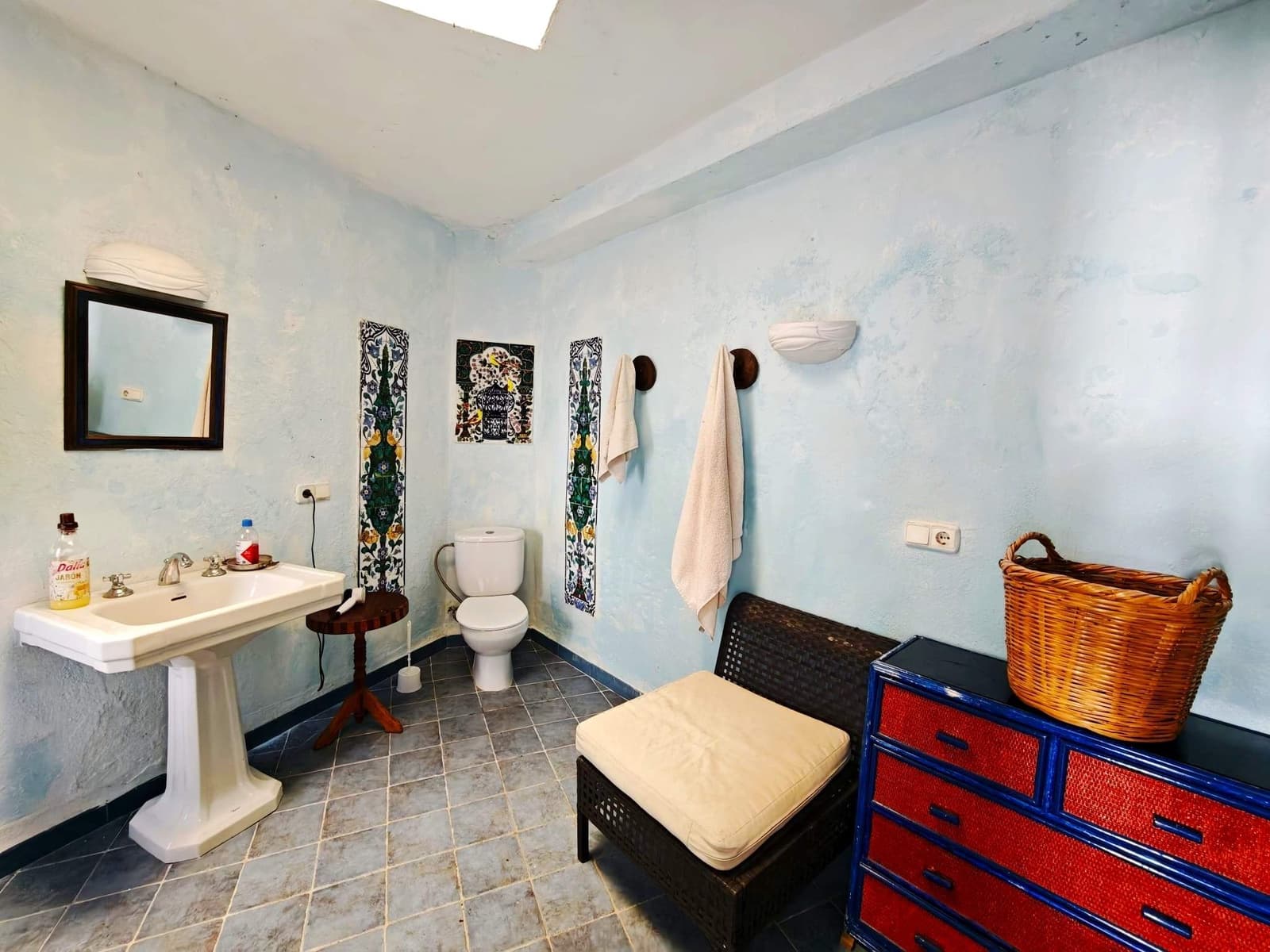 6 bedroom Commercial for sale in Castellar de la Frontera - € 800,000 (Ref: 9876470)