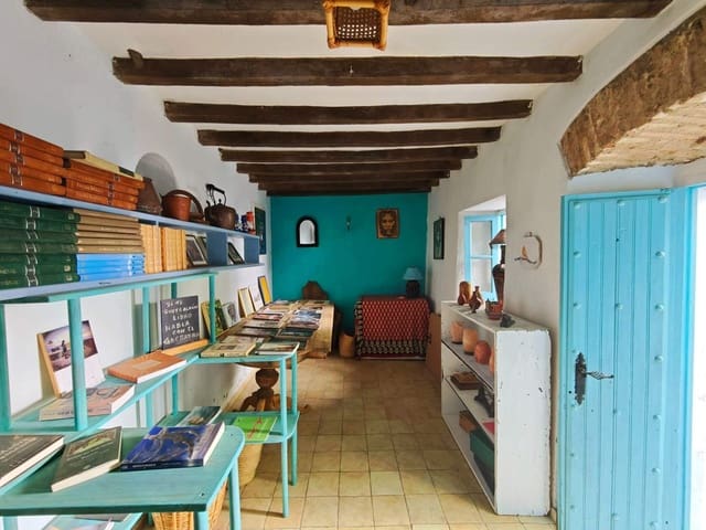 6 bedroom Commercial for sale in Castellar de la Frontera - € 800,000 (Ref: 9876470)