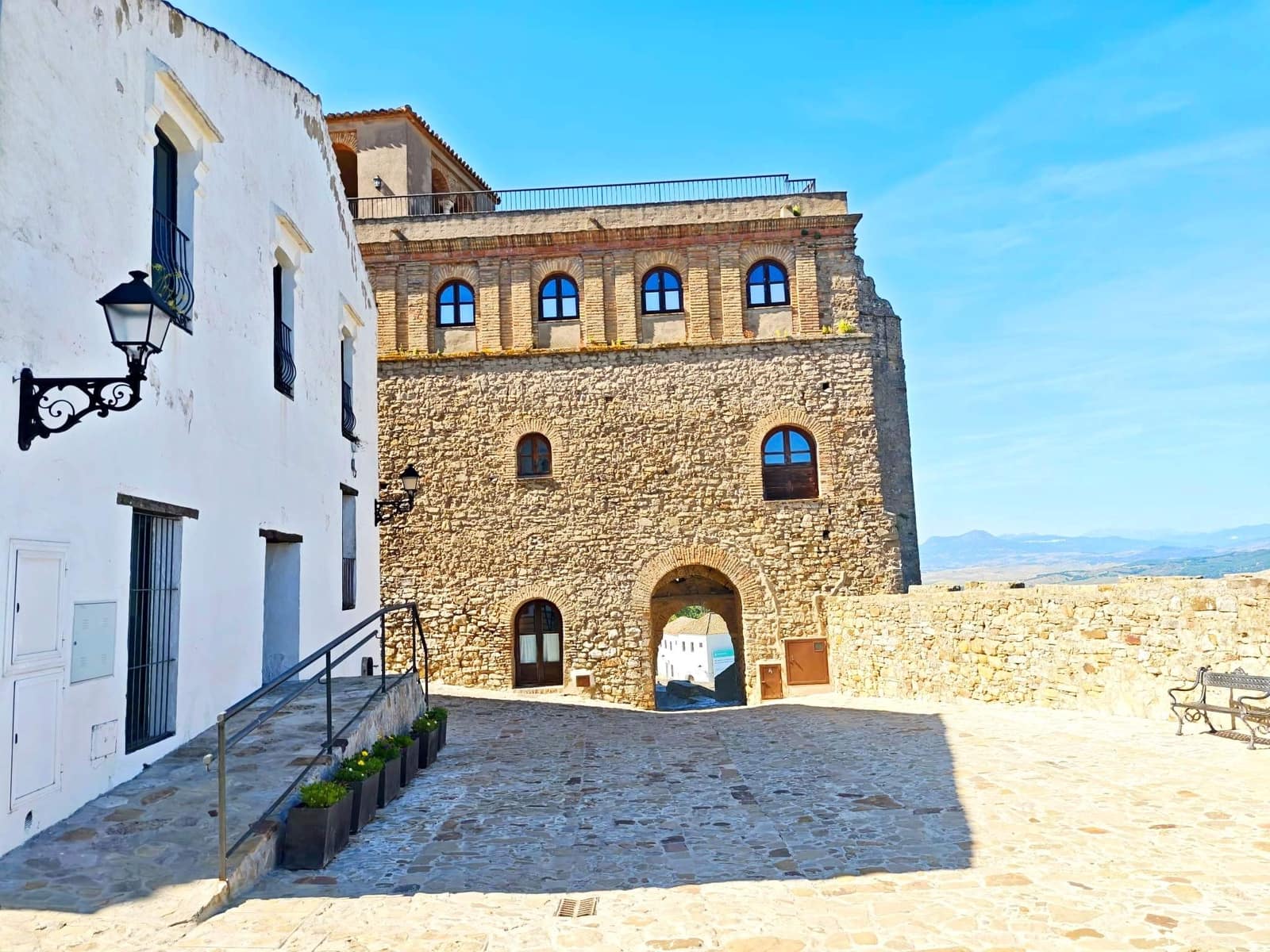 6 bedroom Commercial for sale in Castellar de la Frontera - € 800,000 (Ref: 9876470)