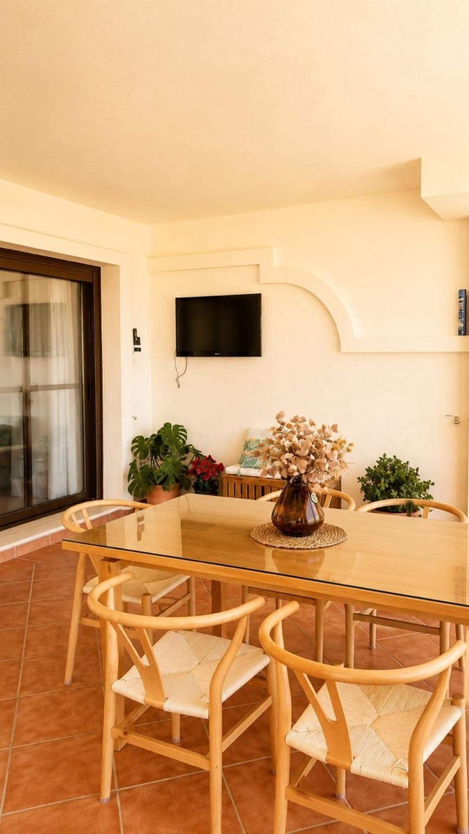 3 bedroom Apartment for sale in Estepona with pool garage - € 395,000 (Ref: 9879560)