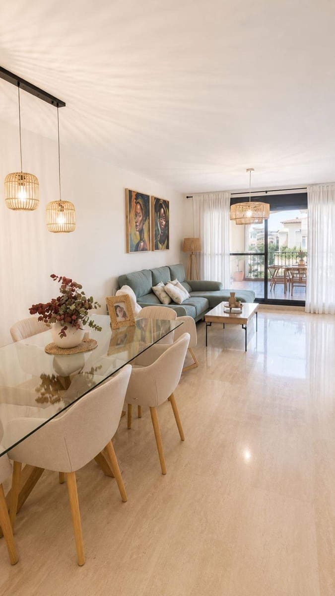 3 bedroom Apartment for sale in Estepona with pool garage - € 395,000 (Ref: 9879560)