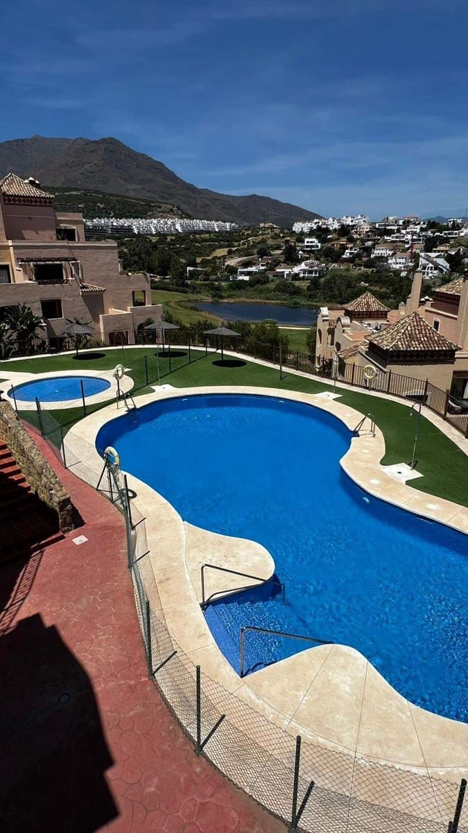 3 bedroom Apartment for sale in Estepona with pool garage - € 395,000 (Ref: 9879560)
