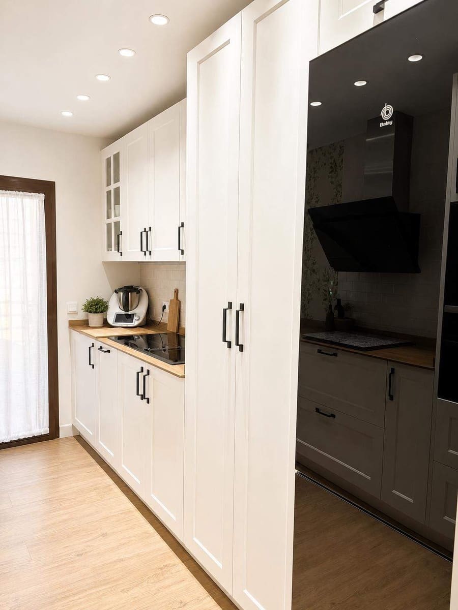 3 bedroom Apartment for sale in Estepona with pool garage - € 395,000 (Ref: 9879560)