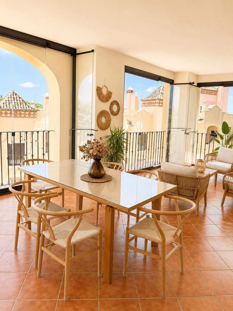 3 bedroom Apartment for sale in Estepona with pool garage - € 395,000 (Ref: 9879560)