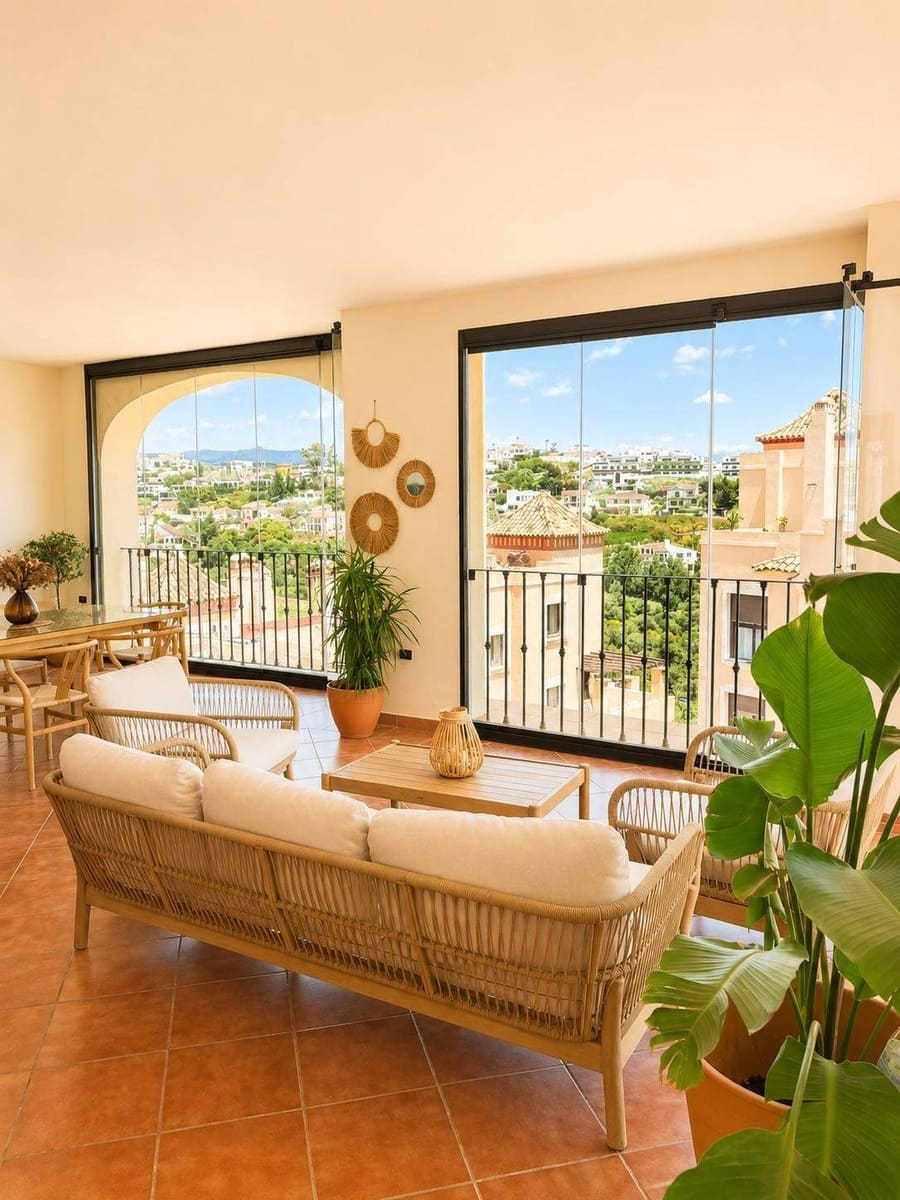 3 bedroom Apartment for sale in Estepona with pool garage - € 395,000 (Ref: 9879560)