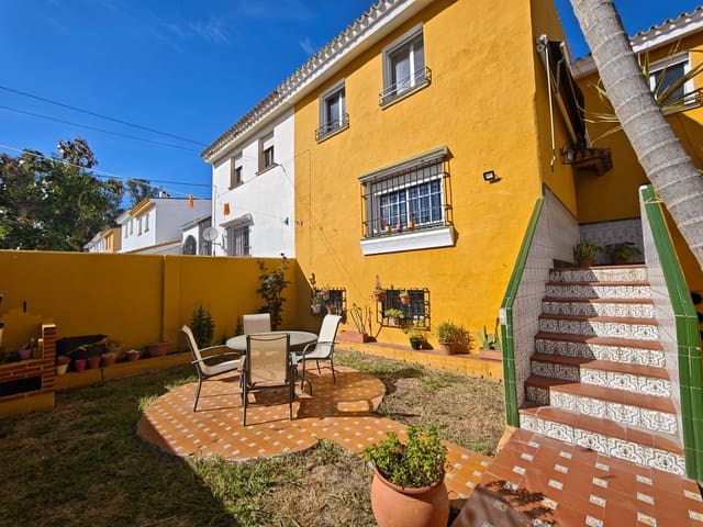 4 sypialnia Dom szeregowy na sprzedaż w Los Barrios z basenem - 190 000 € (Ref: 9884835)