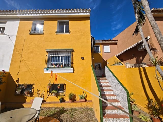 4 sypialnia Dom szeregowy na sprzedaż w Los Barrios z basenem - 190 000 € (Ref: 9884835)