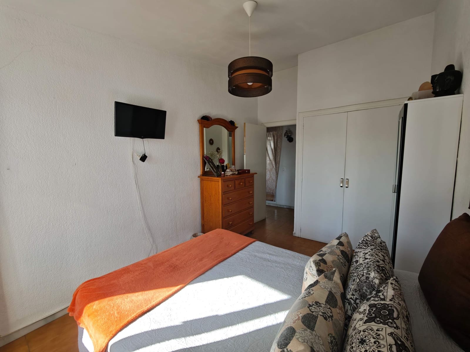 4 bedroom Terraced Villa for sale in Los Barrios with pool - € 190,000 (Ref: 9884835)