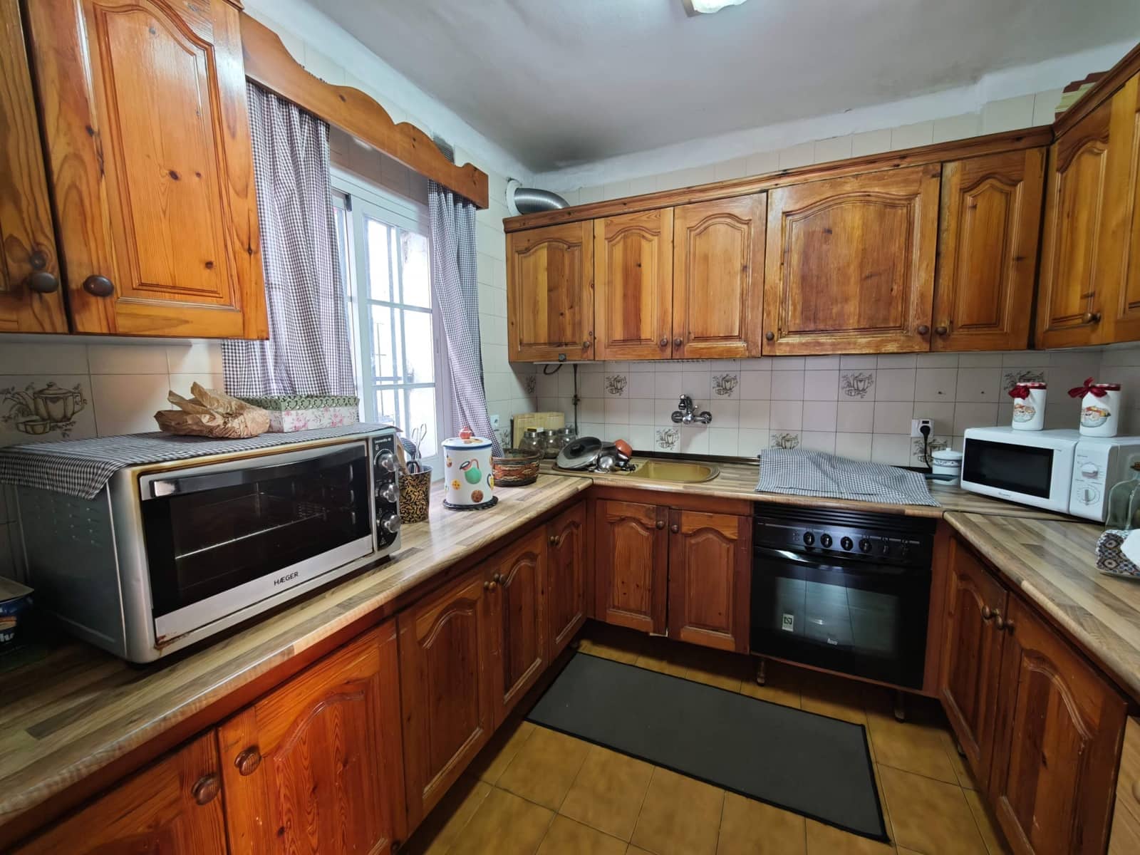 4 bedroom Terraced Villa for sale in Los Barrios with pool - € 190,000 (Ref: 9884835)
