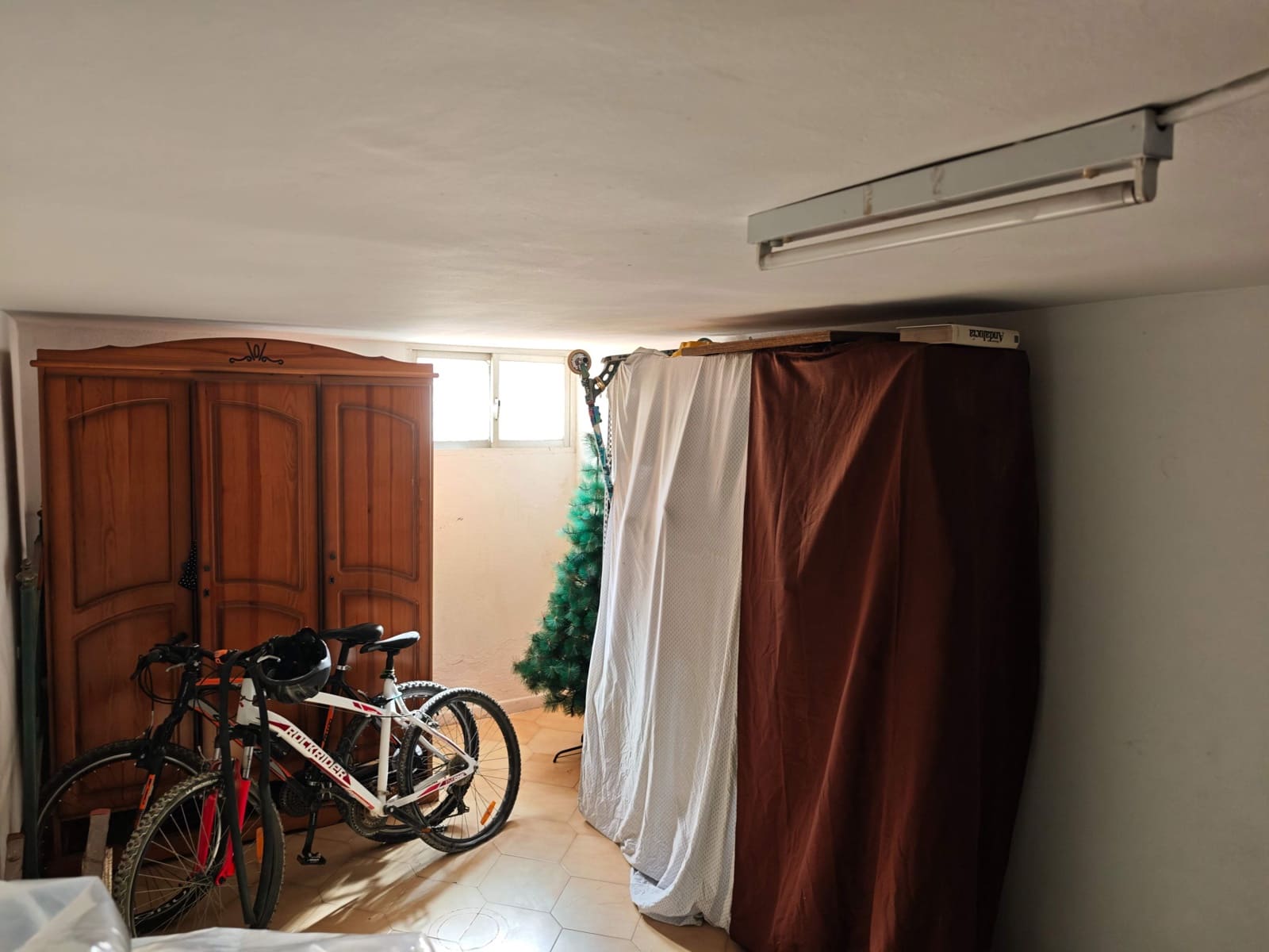 4 bedroom Terraced Villa for sale in Los Barrios with pool - € 190,000 (Ref: 9884835)