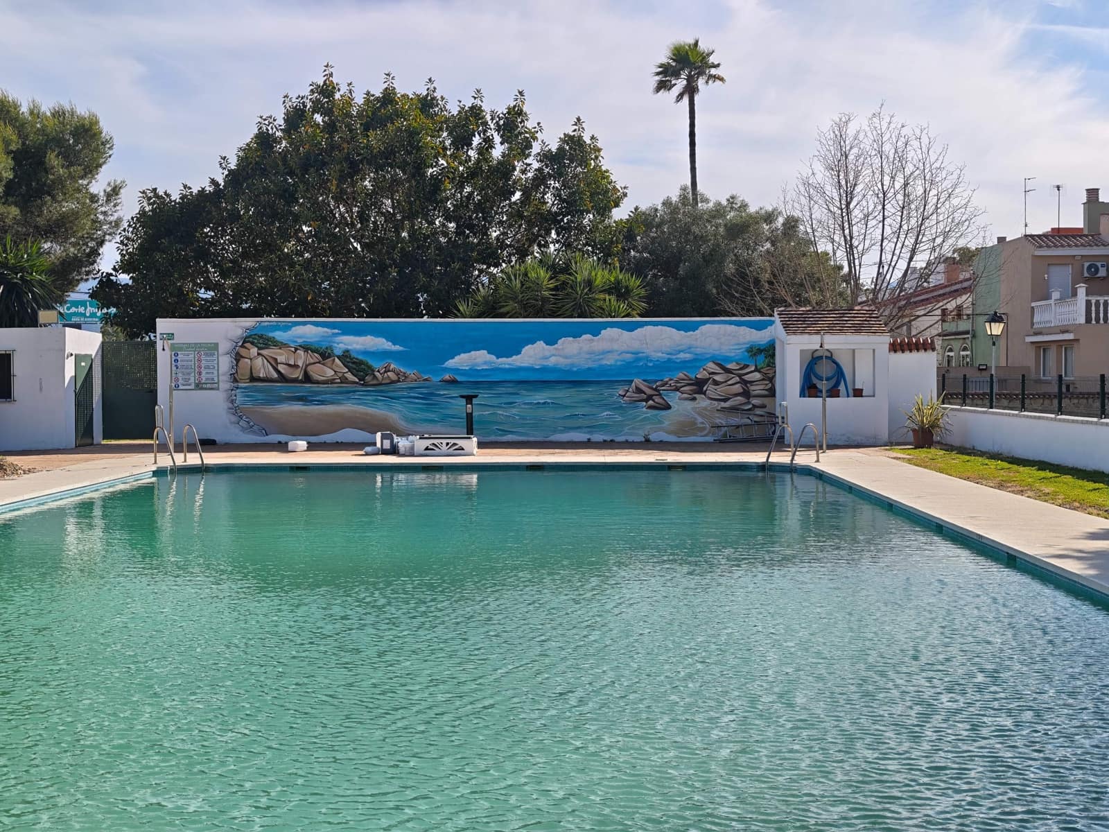 4 bedroom Terraced Villa for sale in Los Barrios with pool - € 190,000 (Ref: 9884835)