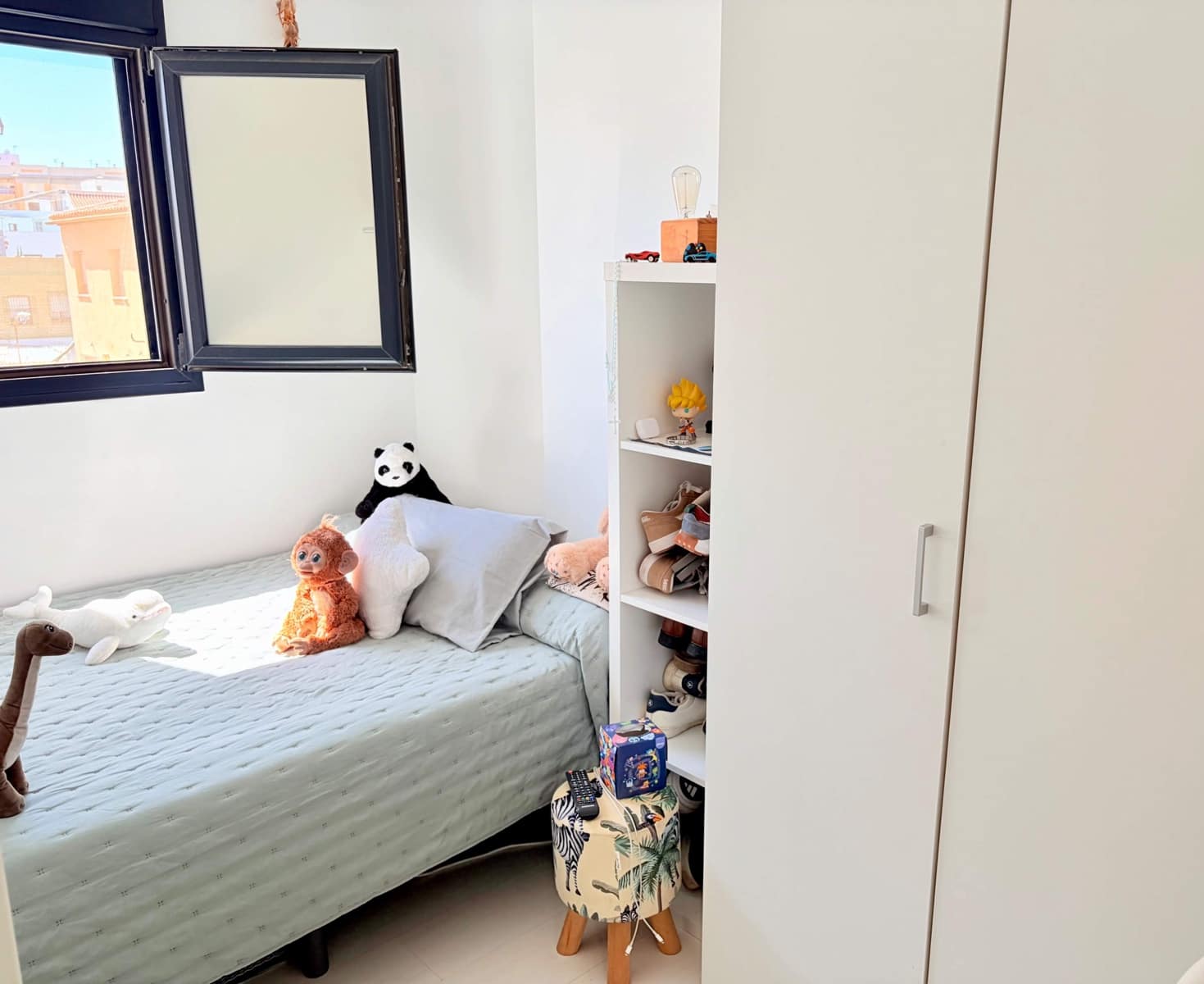 3 soveværelse Byhus til salg i La Linea de la Concepcion med garage - € 570.000 (Ref: 9892400)