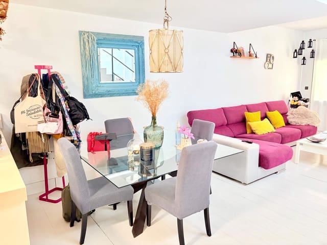 3 soveværelse Byhus til salg i La Línea de la Concepción med garage - € 570.000 (Ref: 9892400)