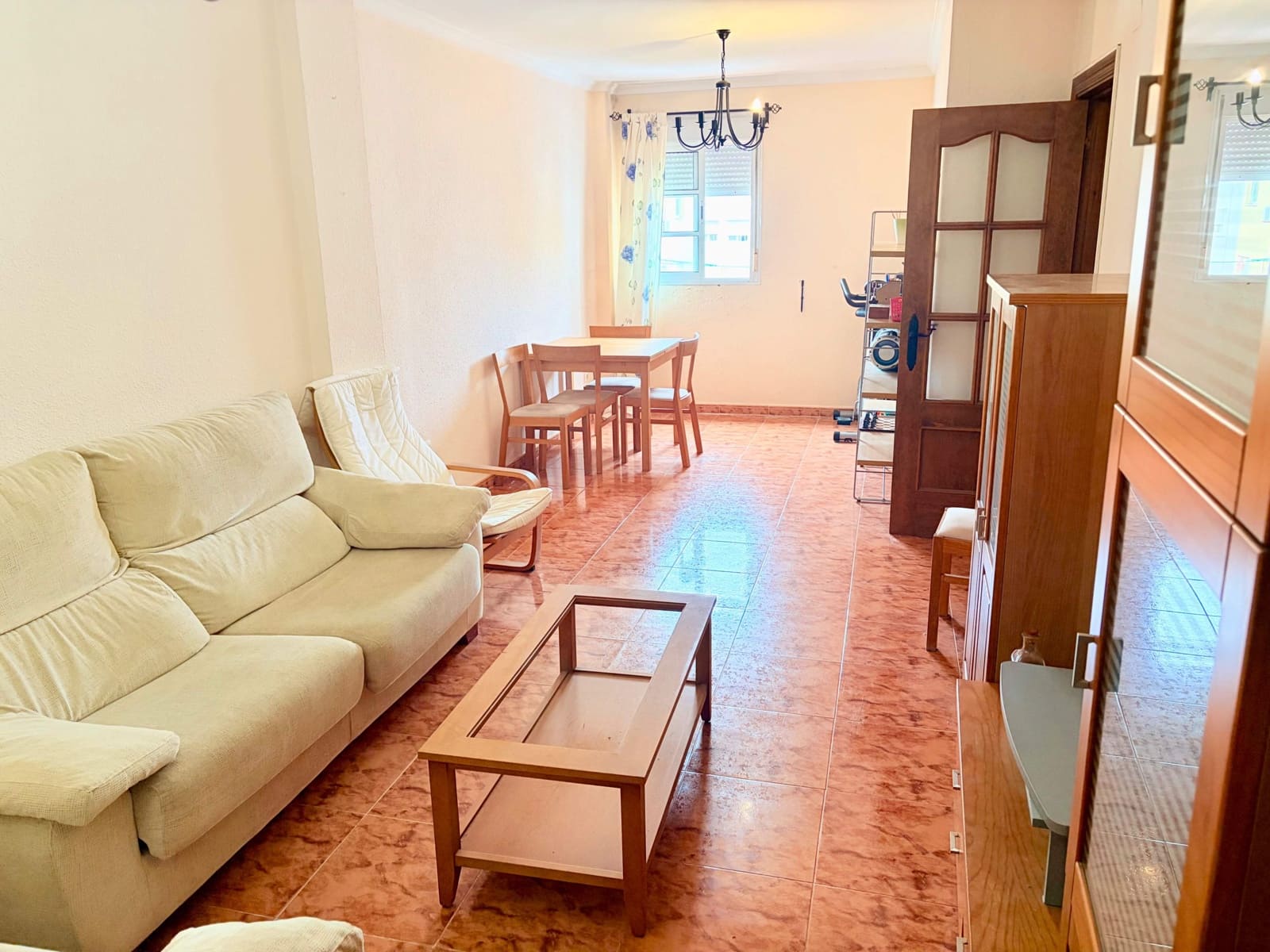 3 Zimmer Wohnung zu verkaufen in La Linea de la Concepcion - 210.000 € (Ref: 9893900)