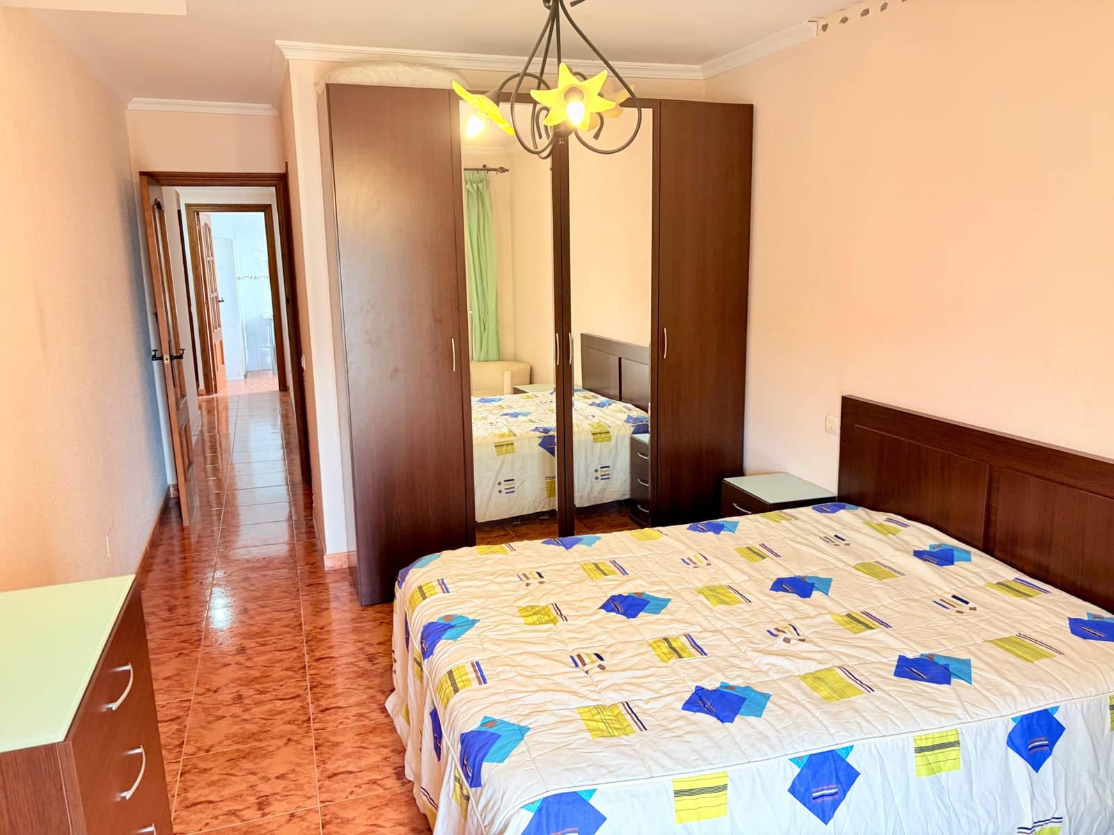 3 Zimmer Wohnung zu verkaufen in La Linea de la Concepcion - 210.000 € (Ref: 9893900)