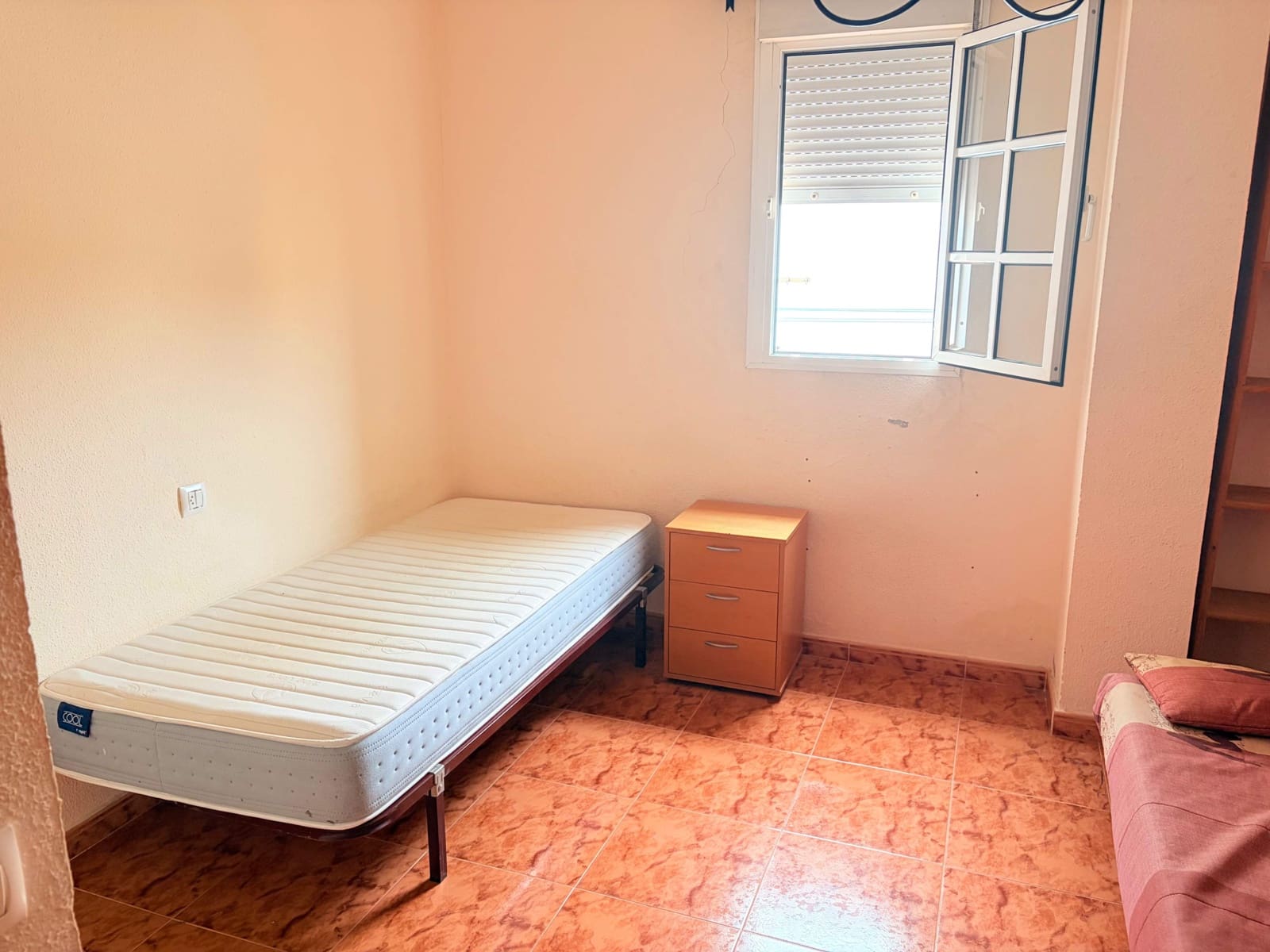 3 Zimmer Wohnung zu verkaufen in La Linea de la Concepcion - 210.000 € (Ref: 9893900)