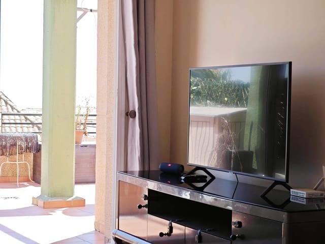 2 quarto Apartamento para venda em La Línea de la Concepción com piscina - 196 000 € (Ref: 9896360)