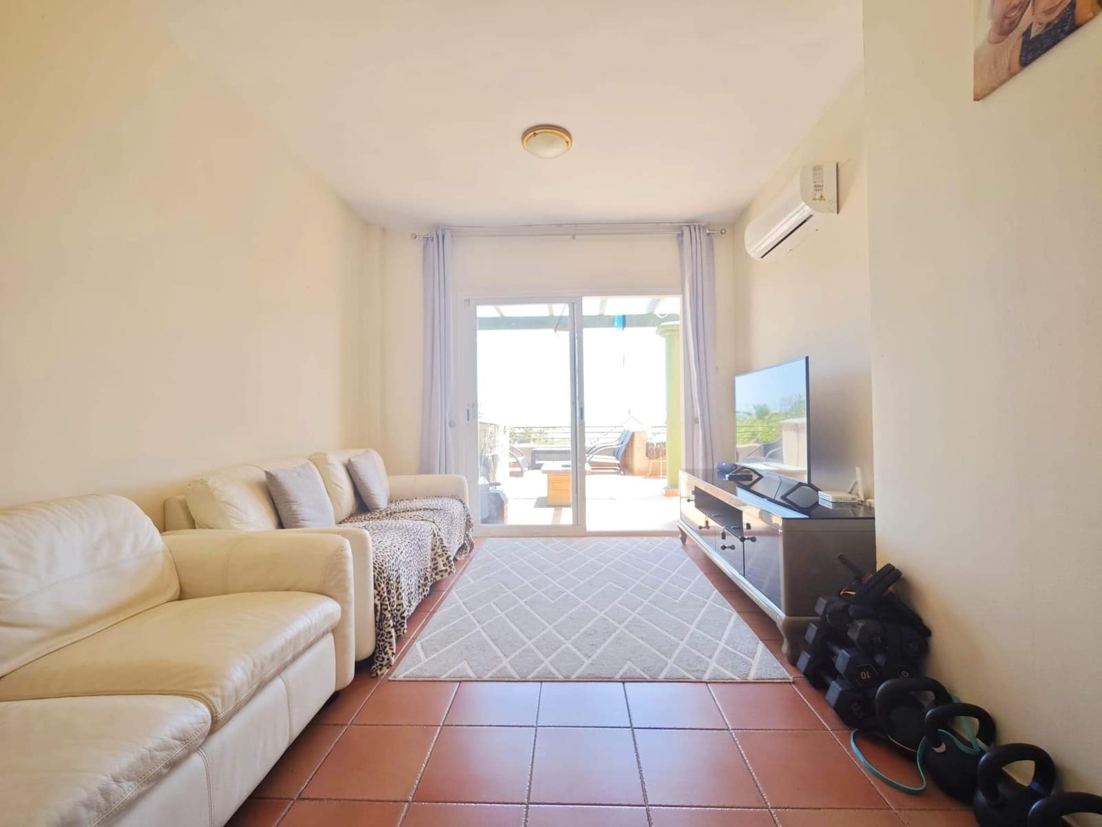 2 bedroom Apartment for sale in La Linea de la Concepcion with pool - € 196,000 (Ref: 9896360)