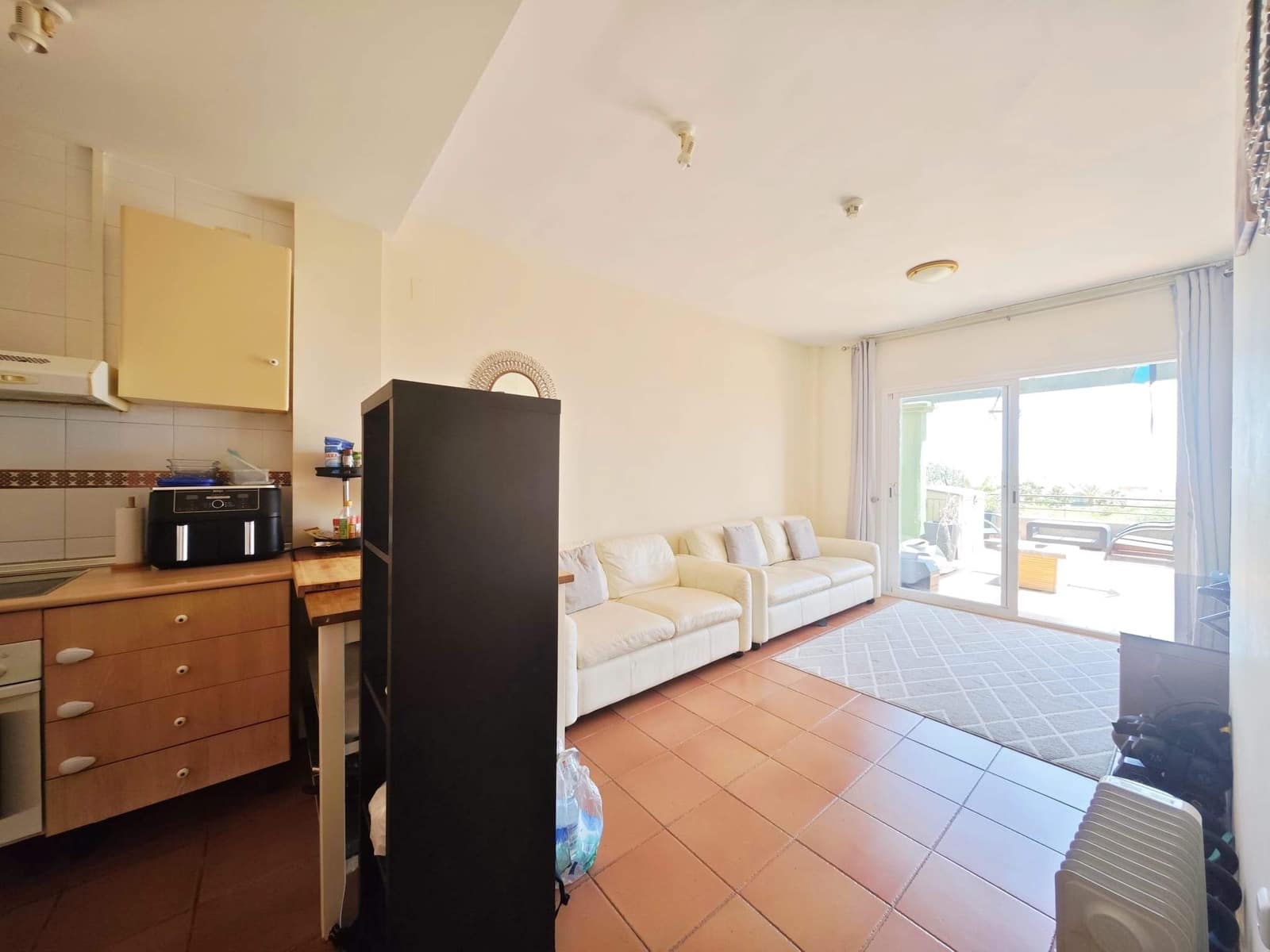 2 bedroom Apartment for sale in La Linea de la Concepcion with pool - € 196,000 (Ref: 9896360)