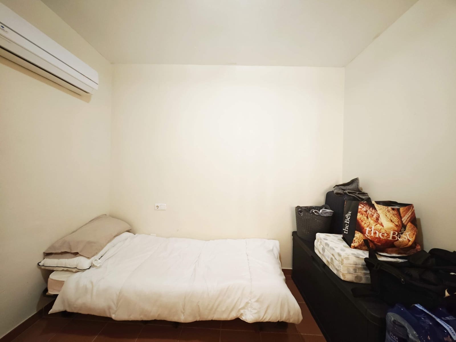 2 bedroom Apartment for sale in La Linea de la Concepcion with pool - € 196,000 (Ref: 9896360)