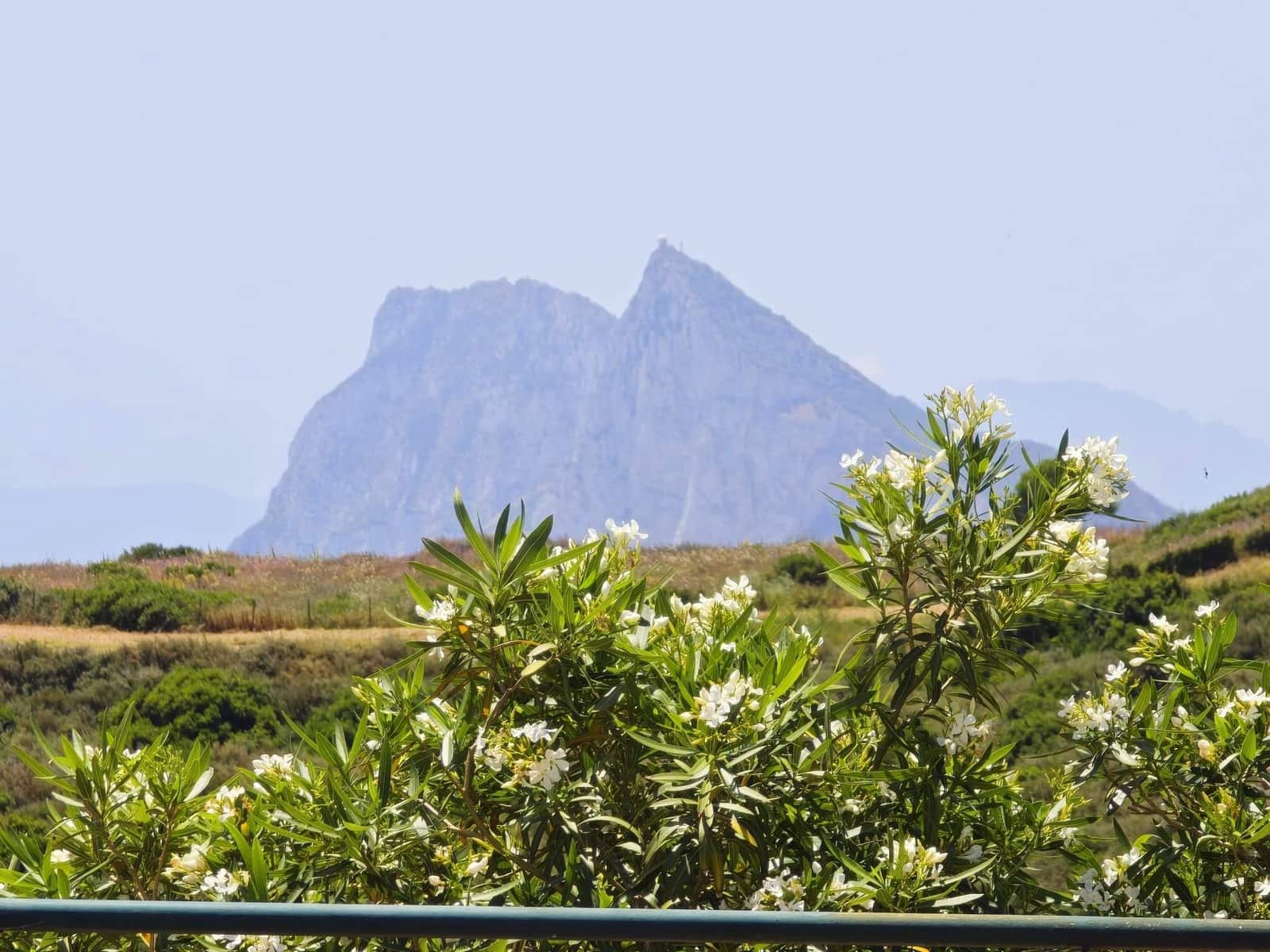 2 bedroom Apartment for sale in La Linea de la Concepcion with pool - € 196,000 (Ref: 9896360)