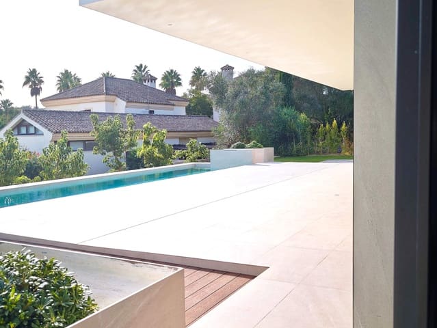 4 soverom Villa til salgs i Sotogrande, San Roque med svømmebasseng garasje - € 2 350 000 (Ref: 9915862)