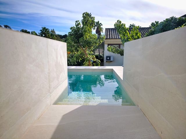 4 soverom Villa til salgs i Sotogrande, San Roque med svømmebasseng garasje - € 2 350 000 (Ref: 9915862)