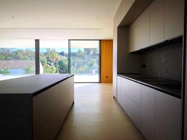 4 soverom Villa til salgs i Sotogrande, San Roque med svømmebasseng garasje - € 2 350 000 (Ref: 9915862)