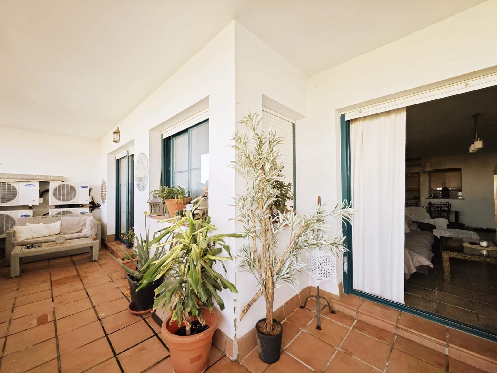 3 quarto Apartamento para venda em La Linea de la Concepcion com piscina - 299 000 € (Ref: 9915863)