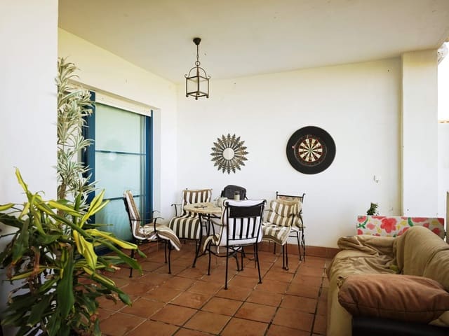3 quarto Apartamento para venda em La Línea de la Concepción com piscina - 299 000 € (Ref: 9915863)