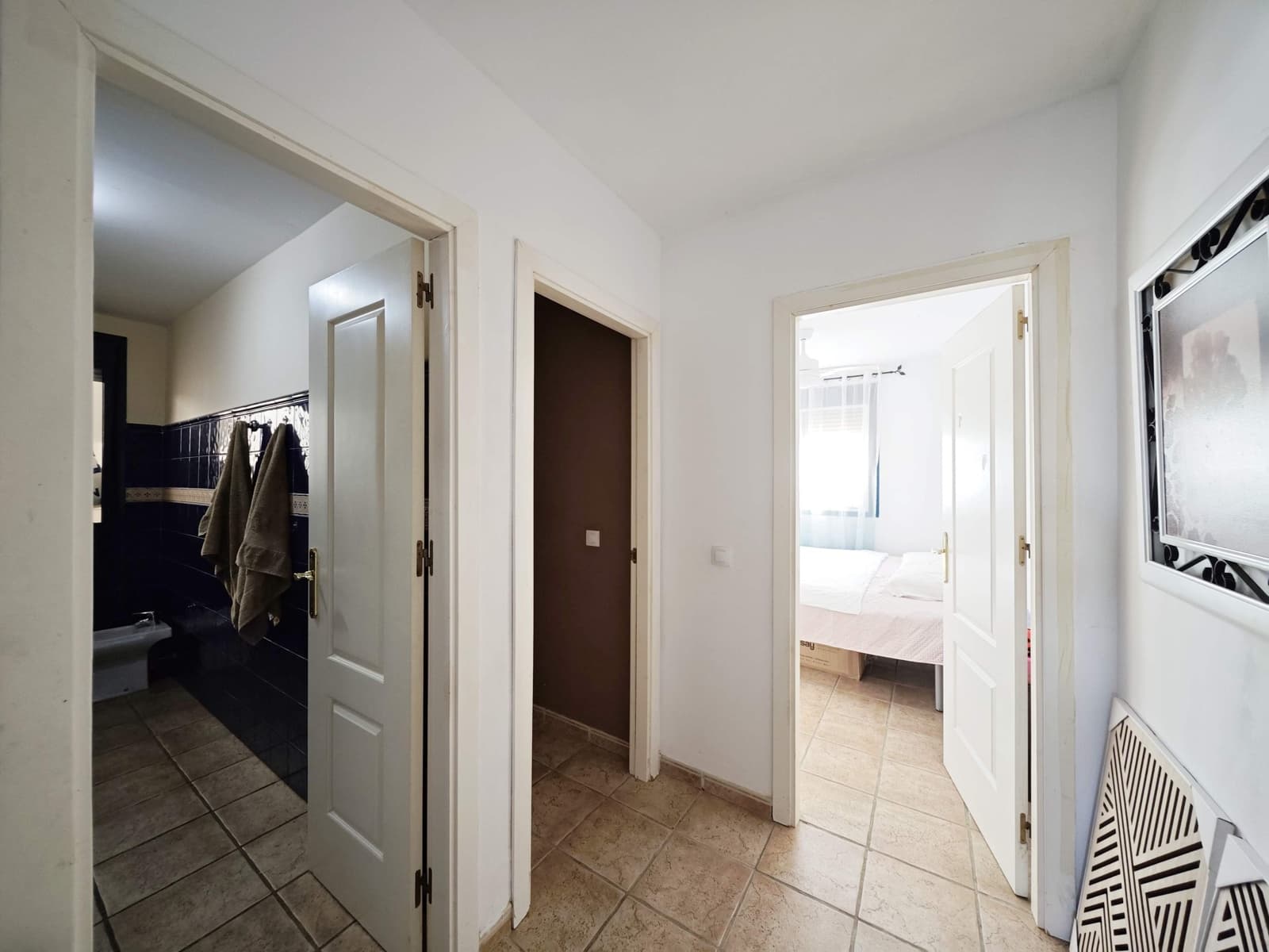3 quarto Apartamento para venda em La Linea de la Concepcion com piscina - 299 000 € (Ref: 9915863)