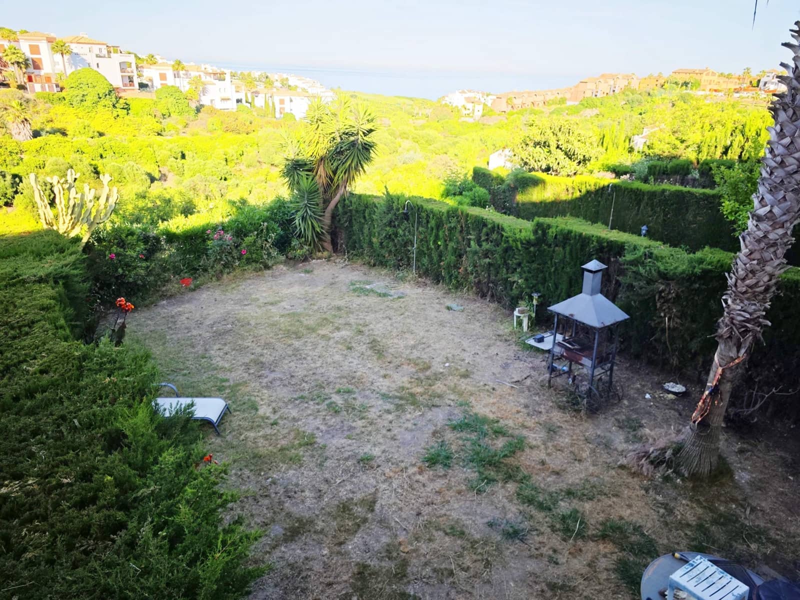 3 quarto Apartamento para venda em La Linea de la Concepcion com piscina - 299 000 € (Ref: 9915863)
