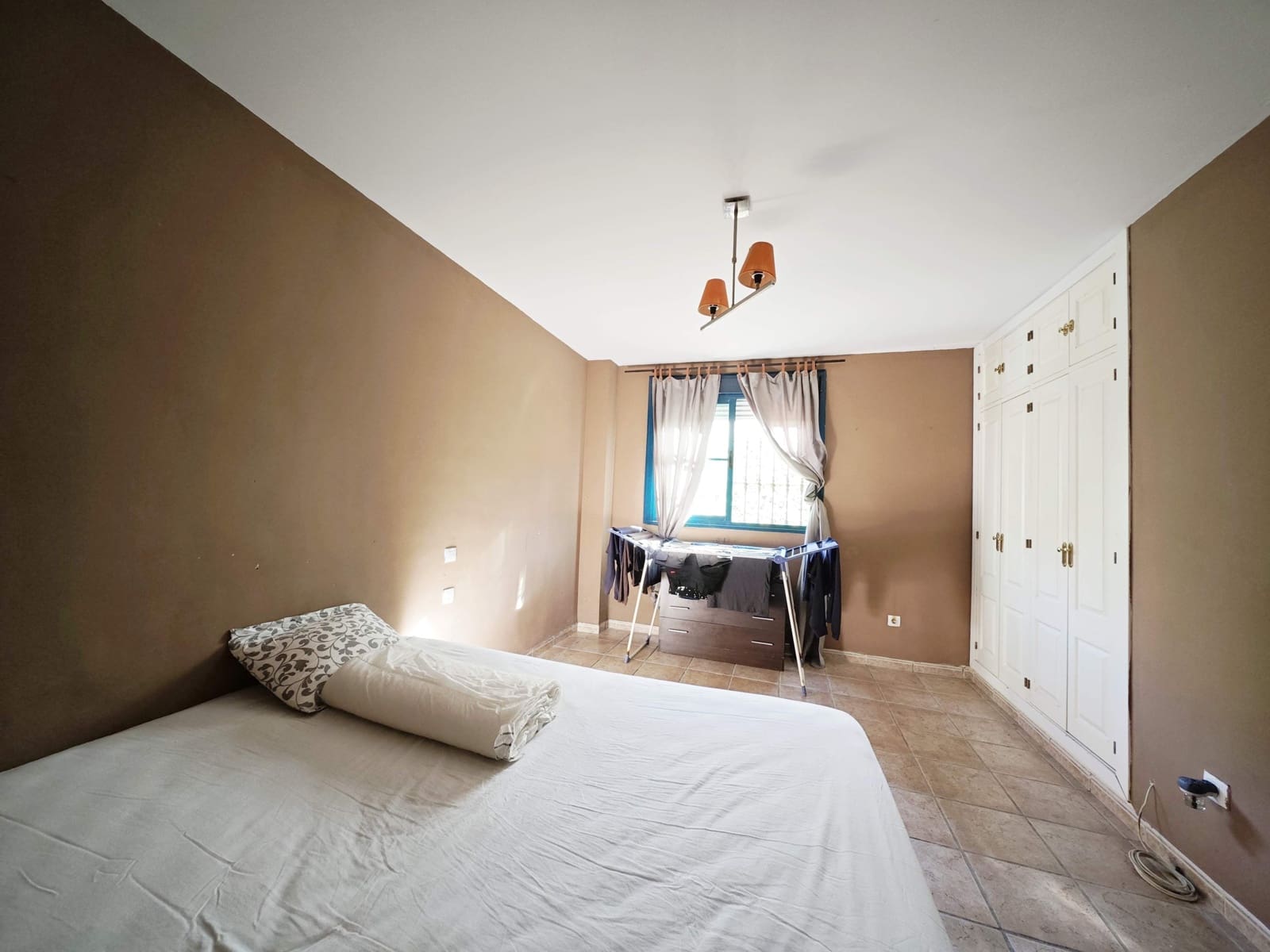 3 quarto Apartamento para venda em La Linea de la Concepcion com piscina - 299 000 € (Ref: 9915863)