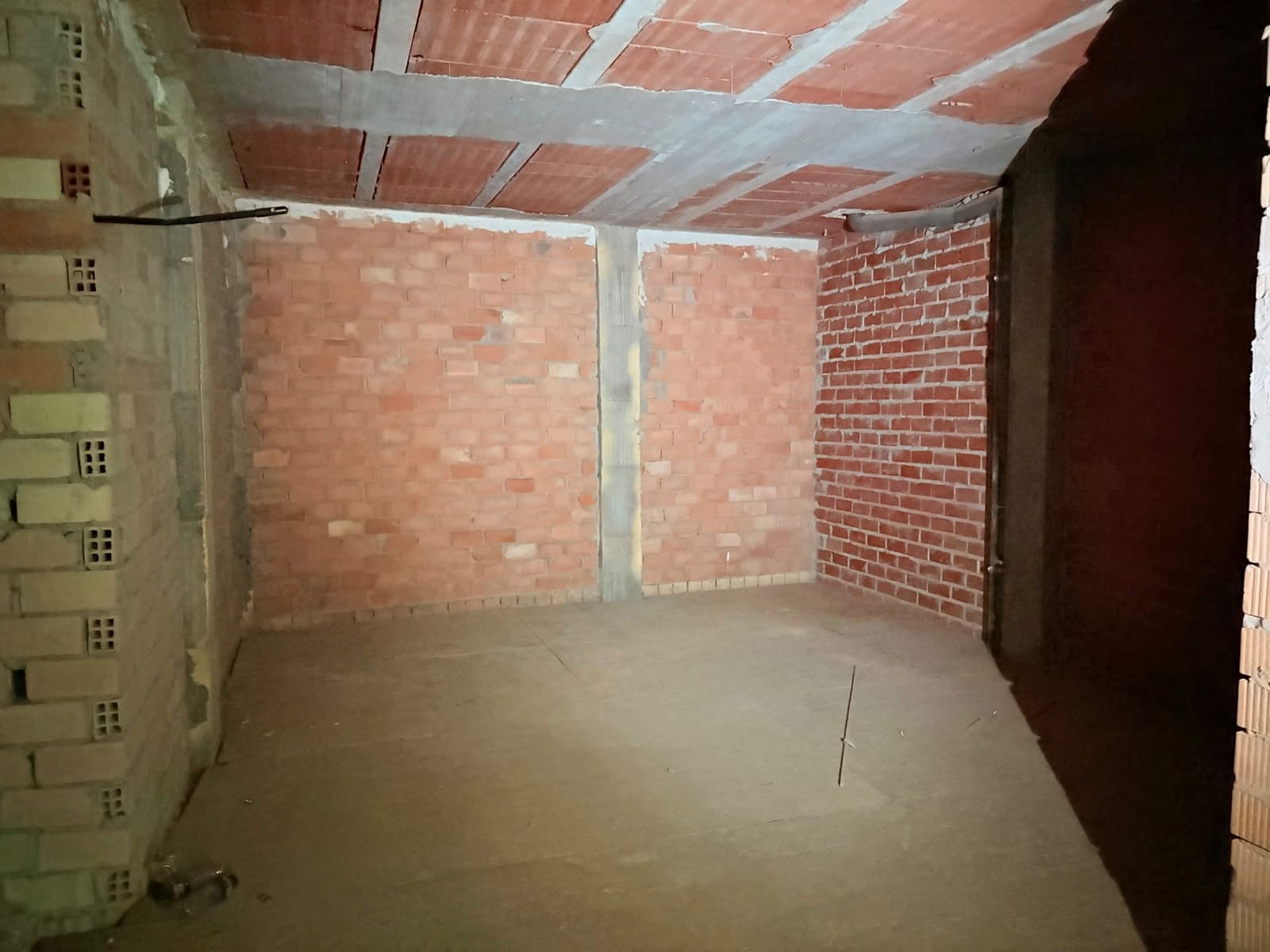 Erhverv til salg i La Linea de la Concepcion - € 115.000 (Ref: 9924640)