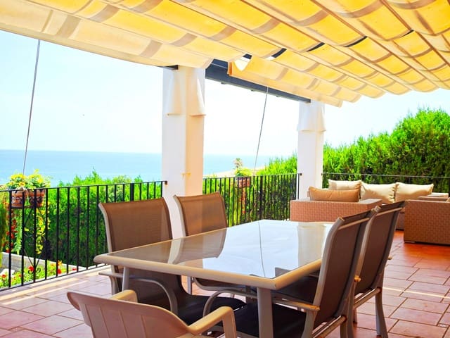 5 Zimmer Villa zu verkaufen in Buenas Noches, Estepona mit Pool Garage - 1.200.000 € (Ref: 9929437)