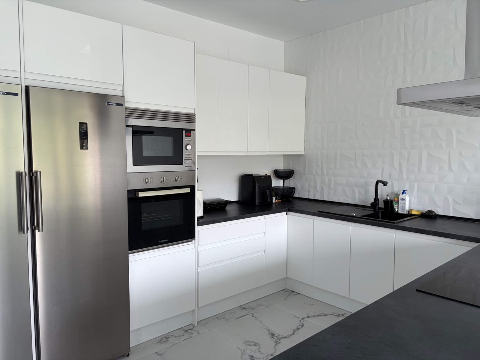 3 sypialnia Willa na sprzedaż w La Linea de la Concepcion z garażem - 700 000 € (Ref: 9938239)