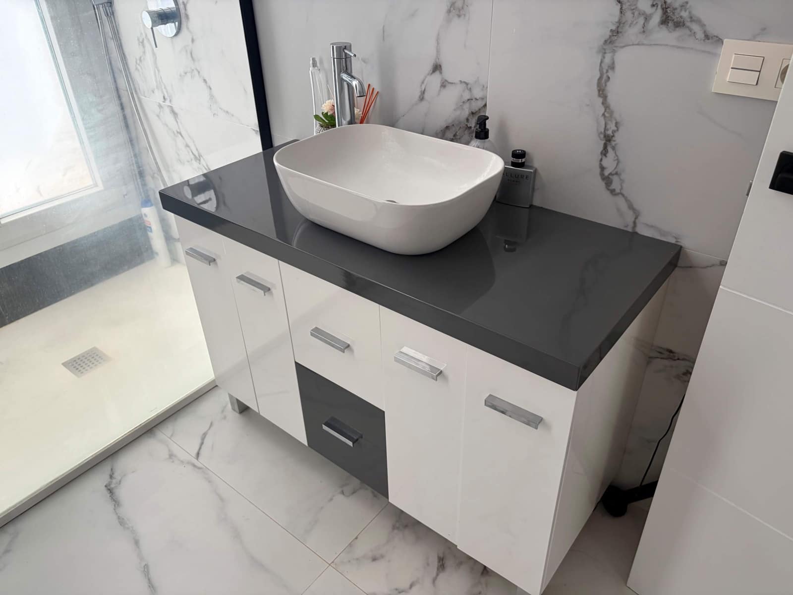 3 sypialnia Willa na sprzedaż w La Linea de la Concepcion z garażem - 700 000 € (Ref: 9938239)