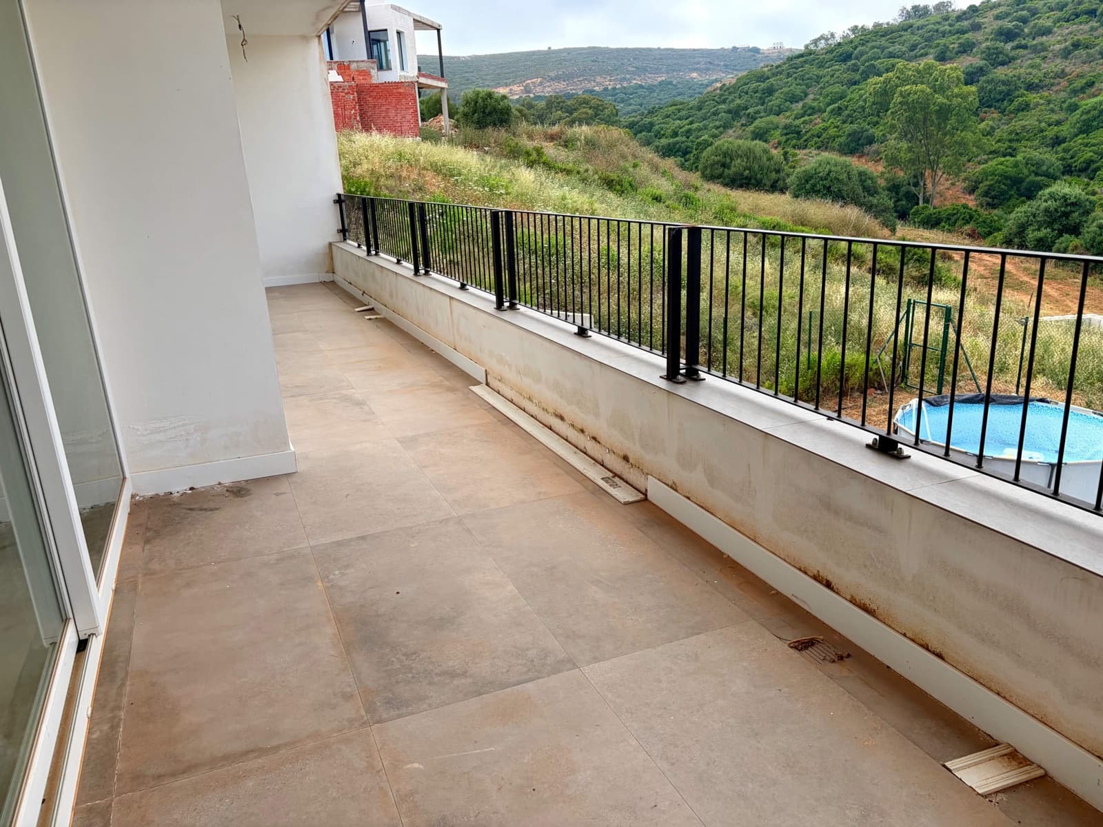 3 sypialnia Willa na sprzedaż w La Linea de la Concepcion z garażem - 700 000 € (Ref: 9938239)