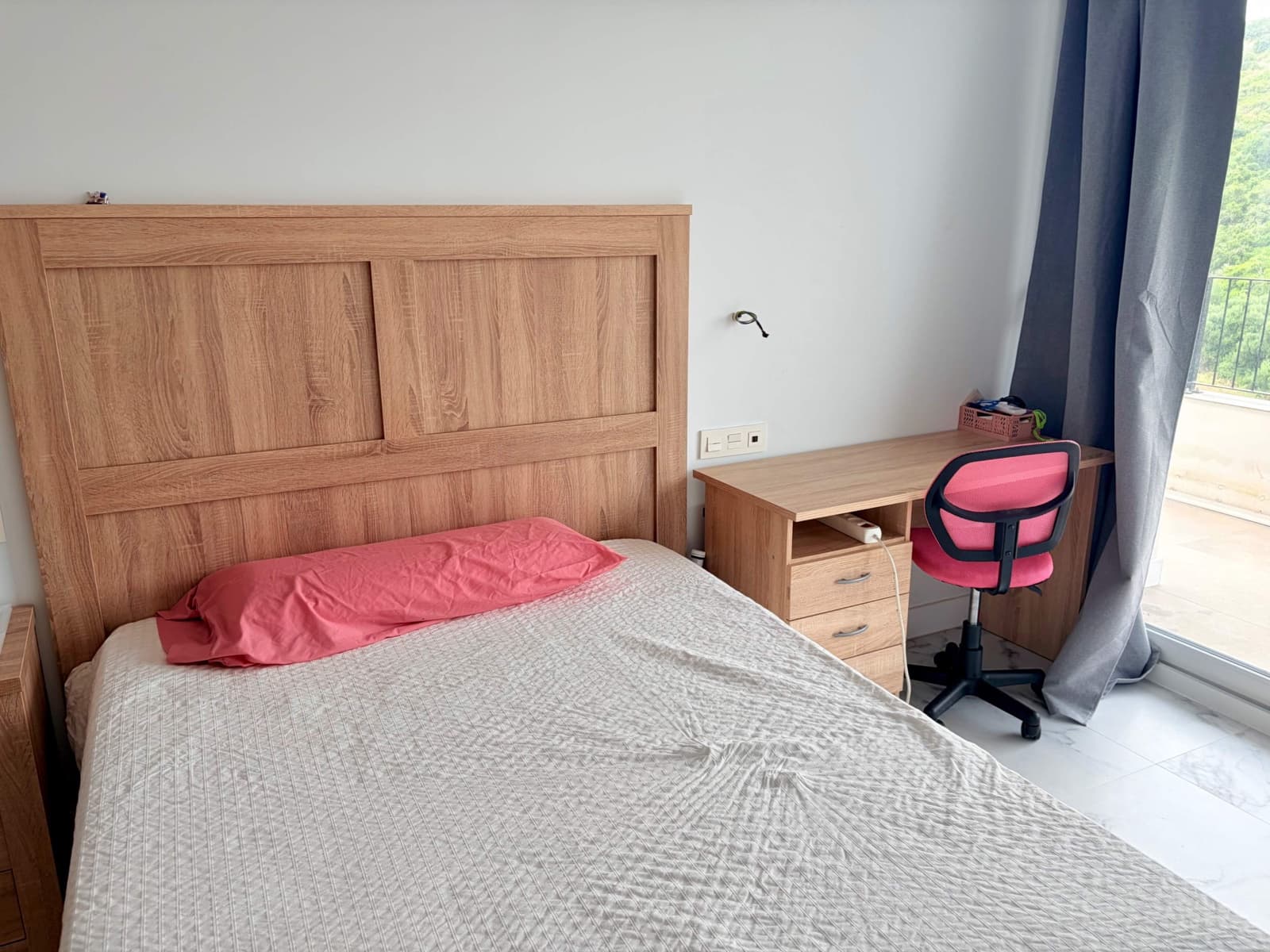 3 sypialnia Willa na sprzedaż w La Linea de la Concepcion z garażem - 700 000 € (Ref: 9938239)
