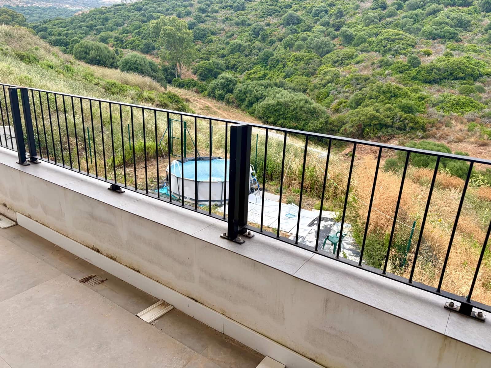 3 sypialnia Willa na sprzedaż w La Linea de la Concepcion z garażem - 700 000 € (Ref: 9938239)