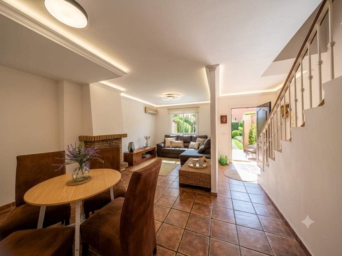 3 camera da letto Villetta a Schiera in vendita in La Linea de la Concepcion con garage - 295.000 € (Rif: 9938240)