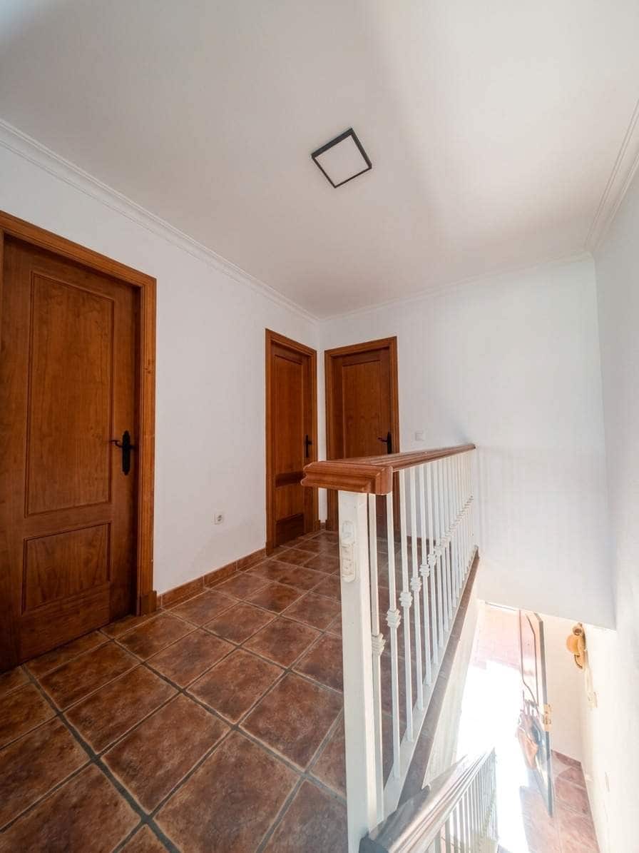 3 camera da letto Villetta a Schiera in vendita in La Linea de la Concepcion con garage - 295.000 € (Rif: 9938240)