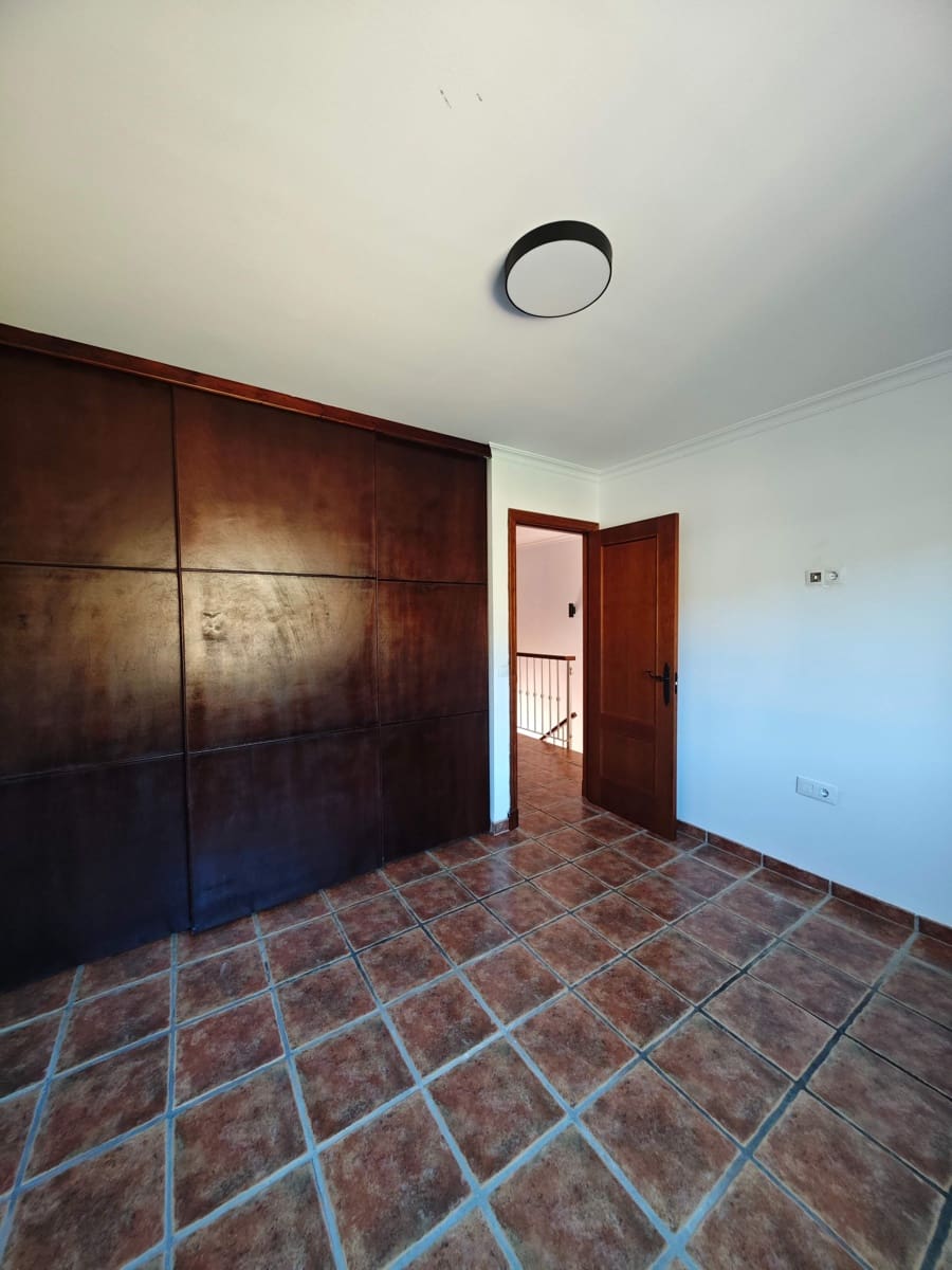 3 camera da letto Villetta a Schiera in vendita in La Linea de la Concepcion con garage - 295.000 € (Rif: 9938240)